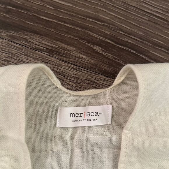 Mersea Wrap  - Picture 2 of 3